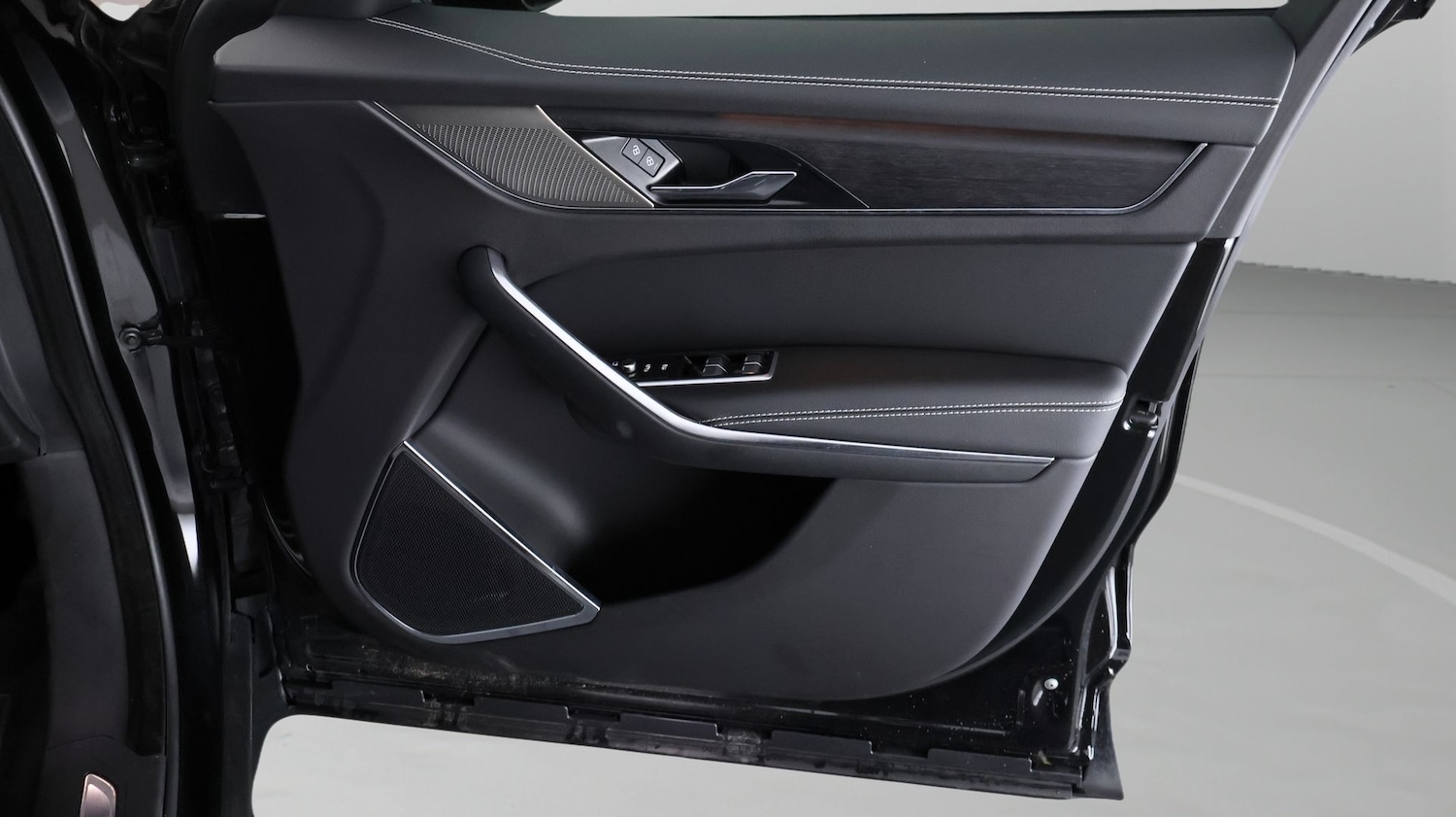 Used Jaguar F-Pace 2023 for sale - 78148377: Photo 15