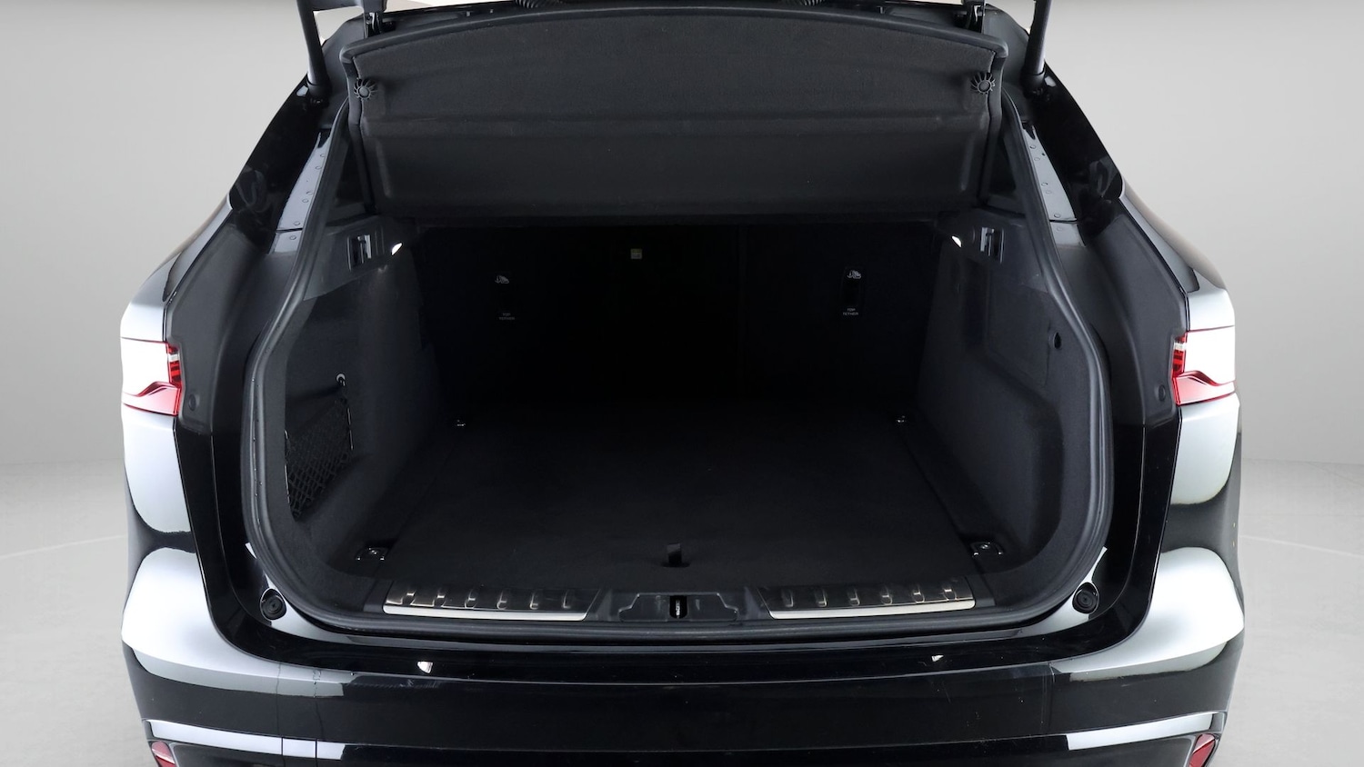 Used Jaguar F-Pace 2023 for sale - 78148377: Photo 17