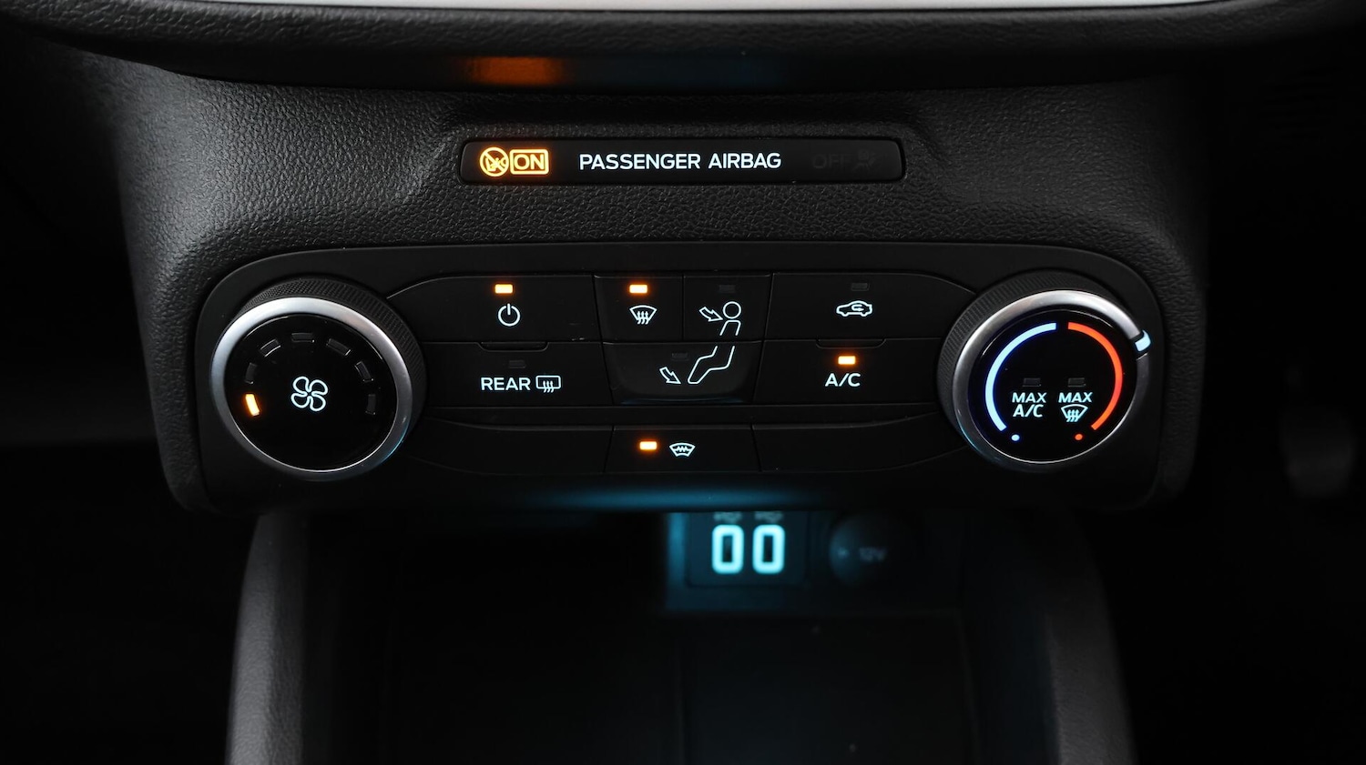 Used Ford Focus 2021 for sale - 76381133: Photo 12