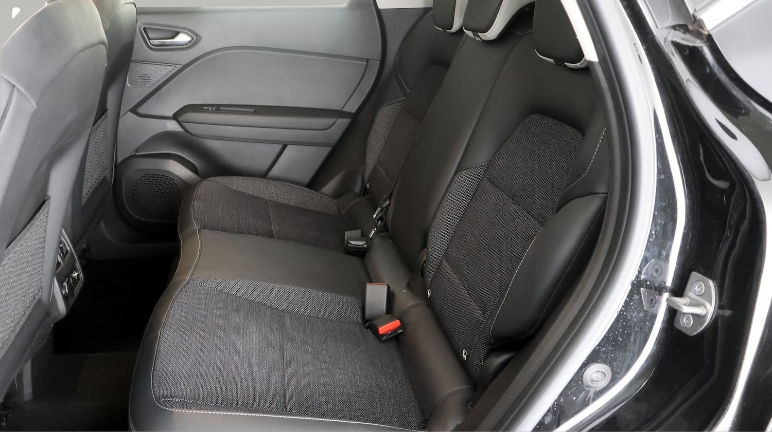 Used Renault Captur 2023 for sale - 78111862: Photo 15