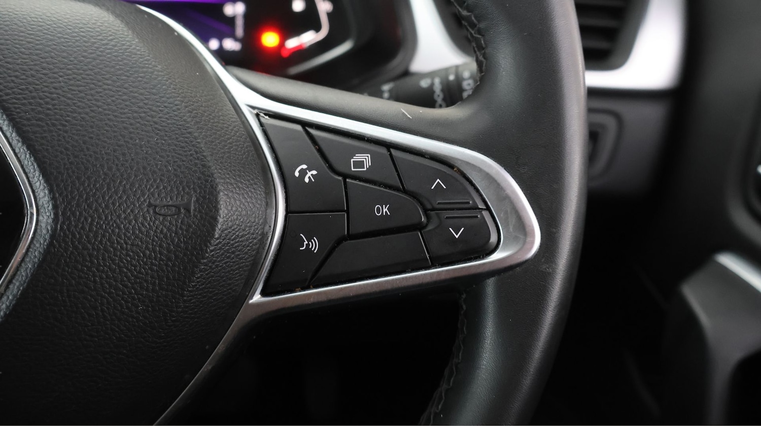 Used Renault Captur 2023 for sale - 78111862: Photo 21