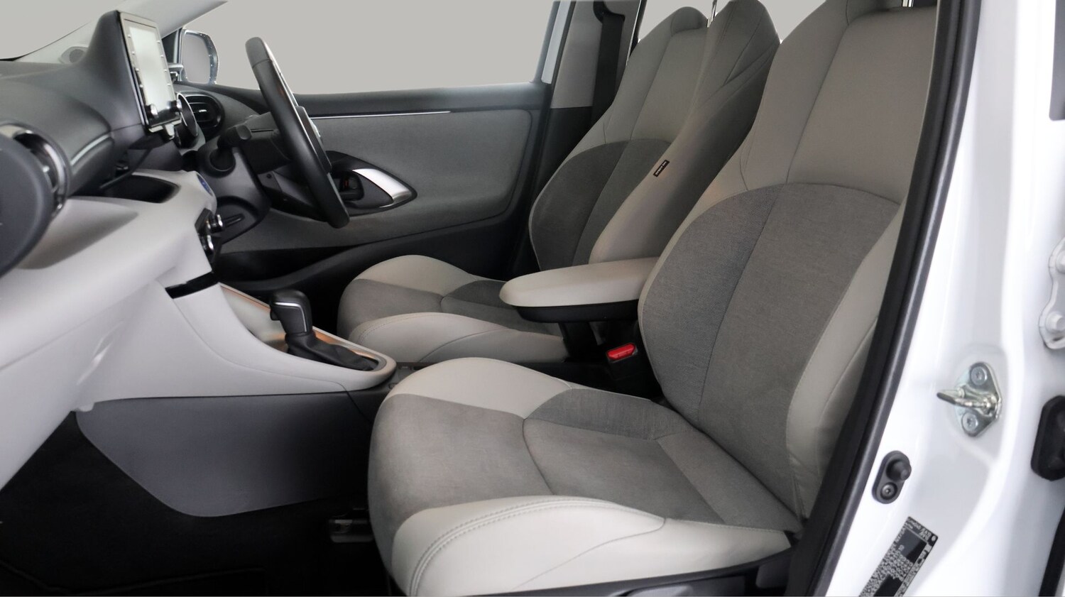 Used Toyota Yaris for sale - 77337439: Photo 13