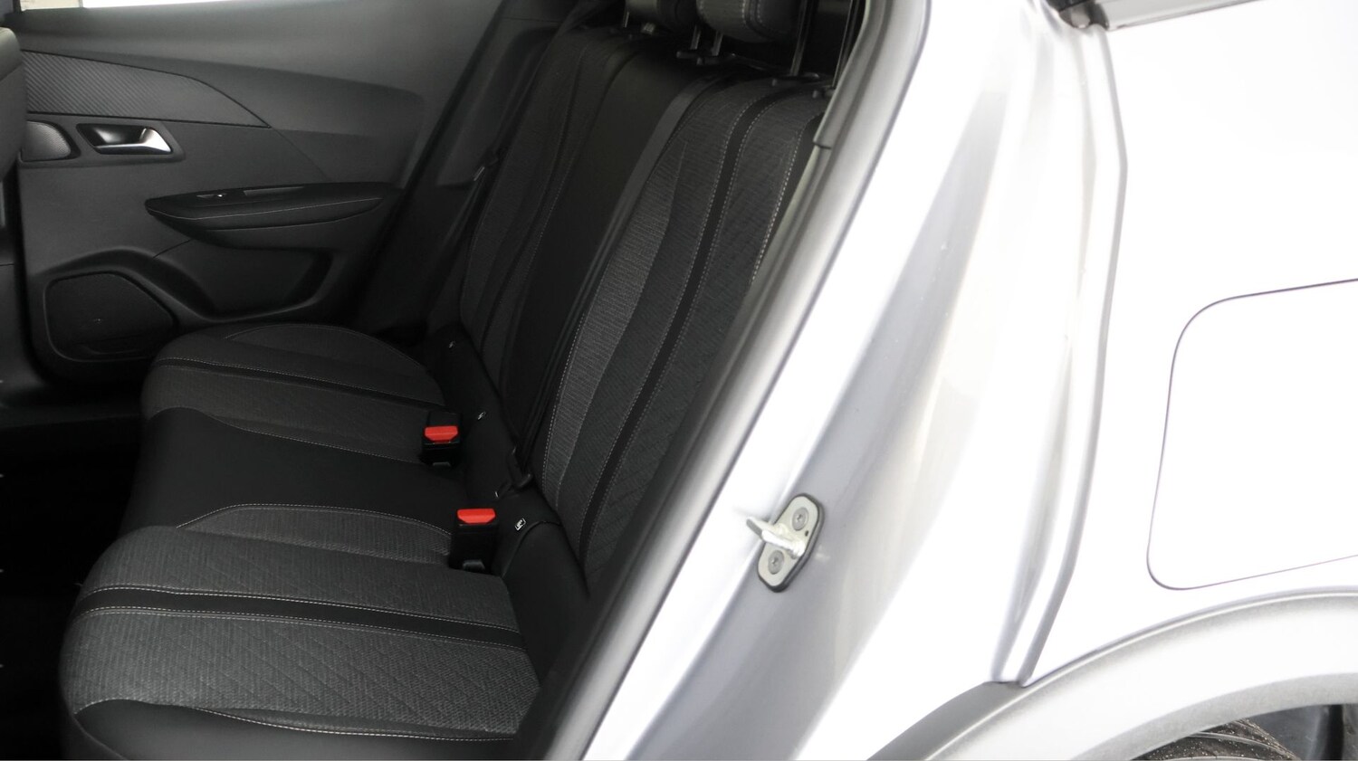 Used Peugeot 2008 2023 for sale - 77573691: Photo 15