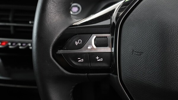 Used Peugeot 2008 2021 for sale - 76306980: Photo 22