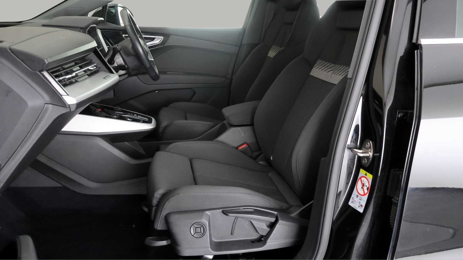 Used Audi Q4 e-tron 2023 for sale - 77636607: Photo 13