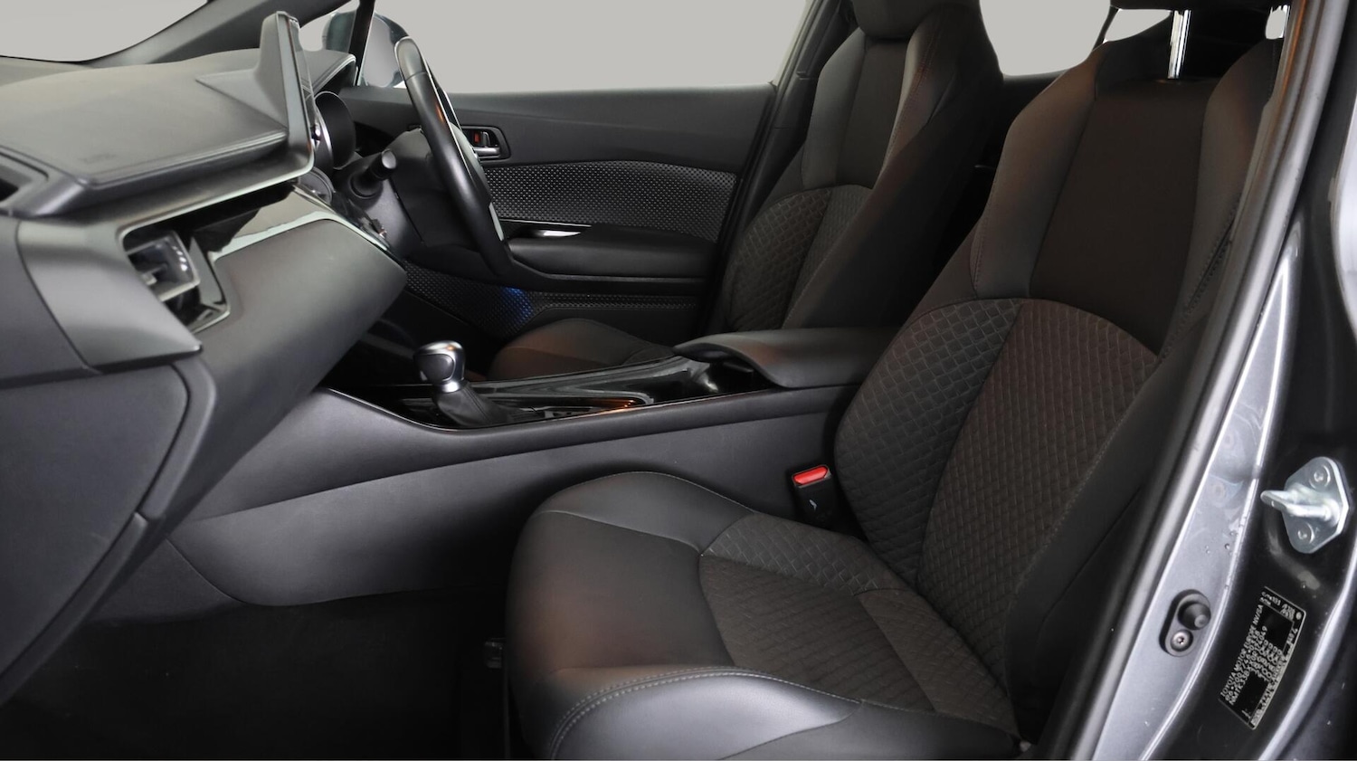 Used Toyota C-HR 2022 for sale - 76326162: Photo 15