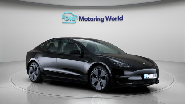 Used Tesla Model 3 2021 for sale - 76239220: Photo 2