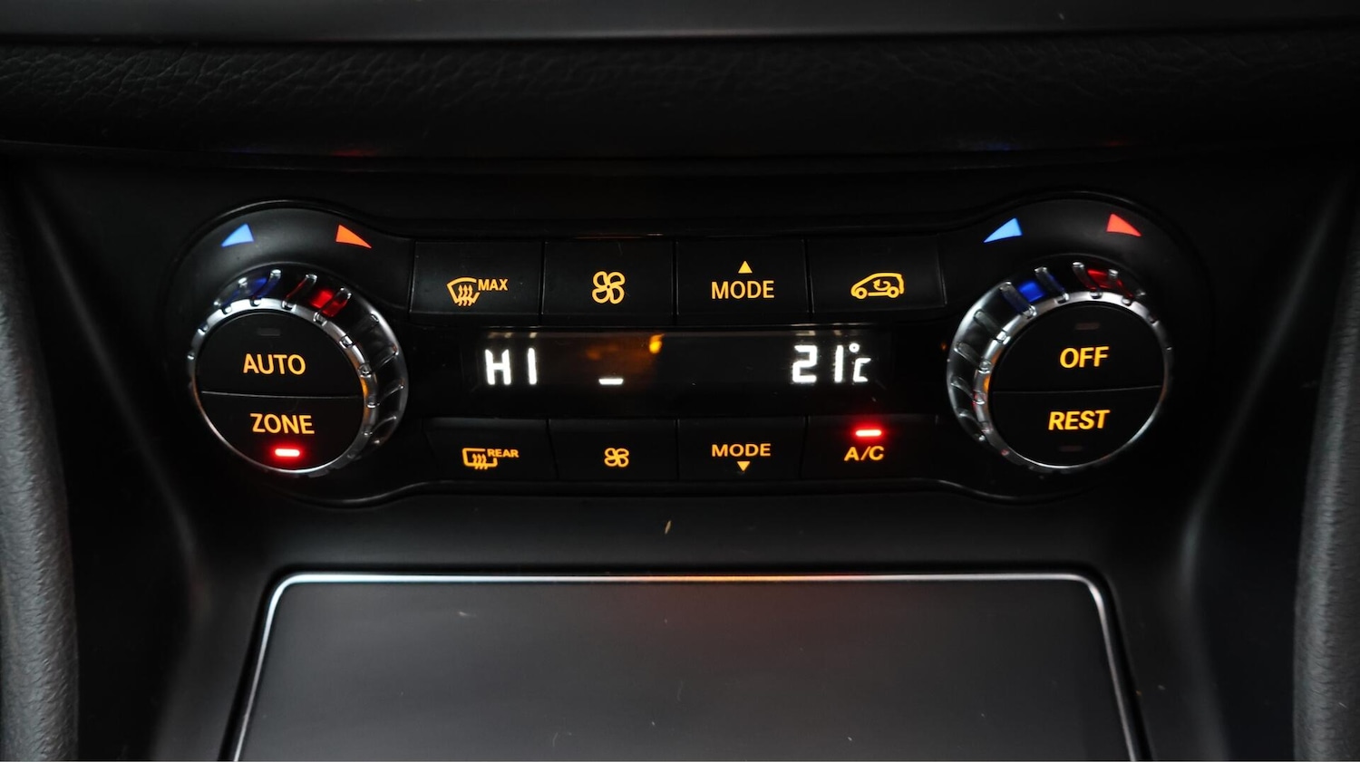 Used Mercedes-Benz CLA 2018 for sale - 76424971: Photo 12