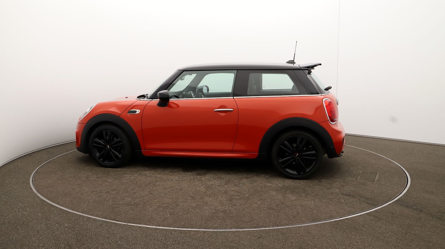 Used MINI Hatch 2019 for sale - 76811816: Photo 51