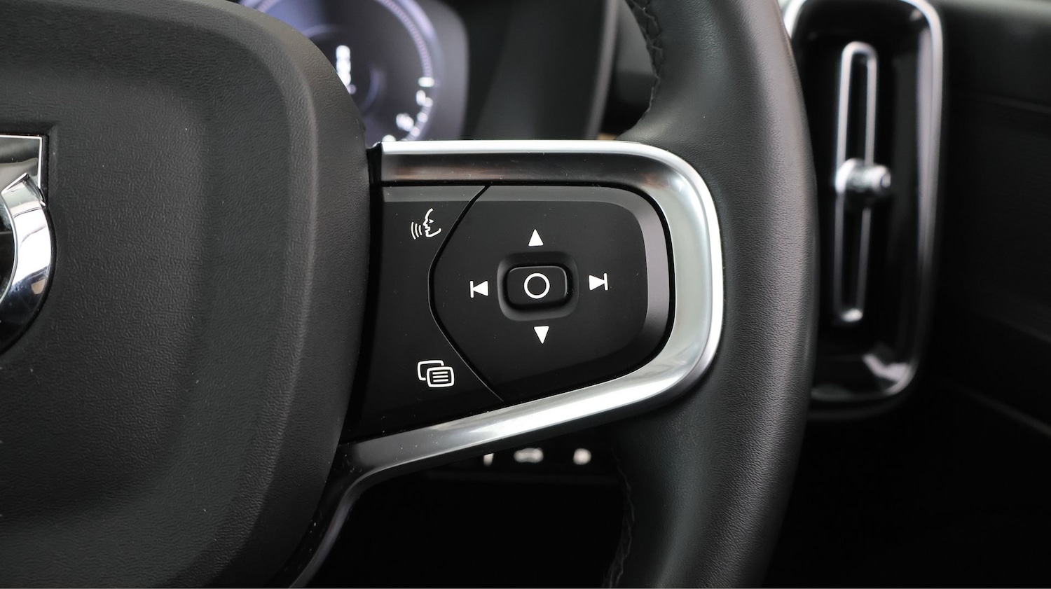 Used Volvo XC40 2022 for sale - 78081219: Photo 21