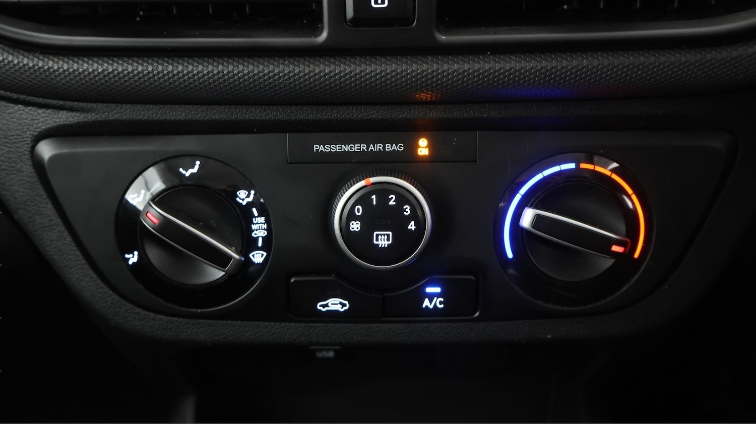 Used Hyundai i10 2023 for sale - 77883709: Photo 11