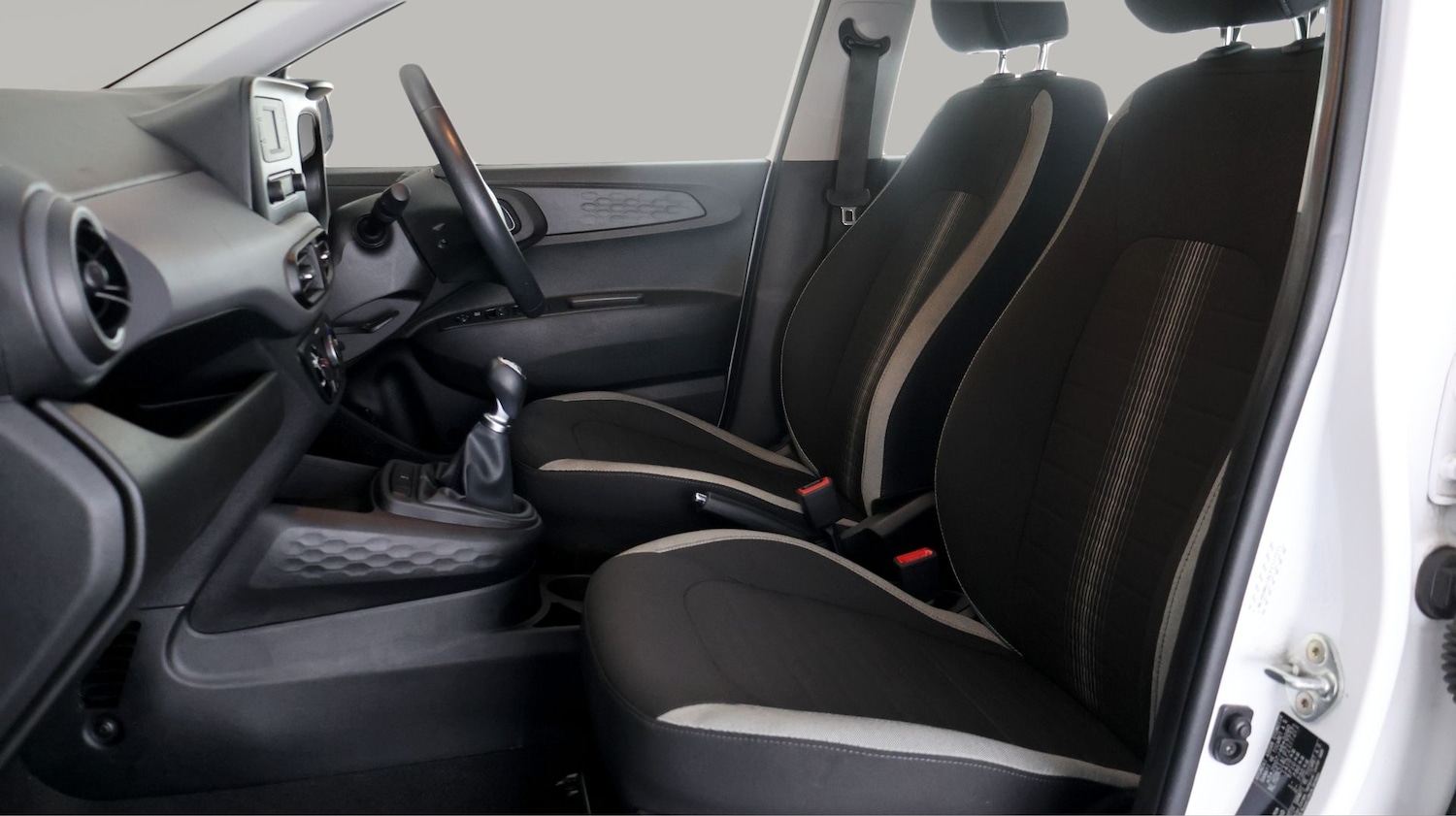 Used Hyundai i10 2023 for sale - 77883709: Photo 13