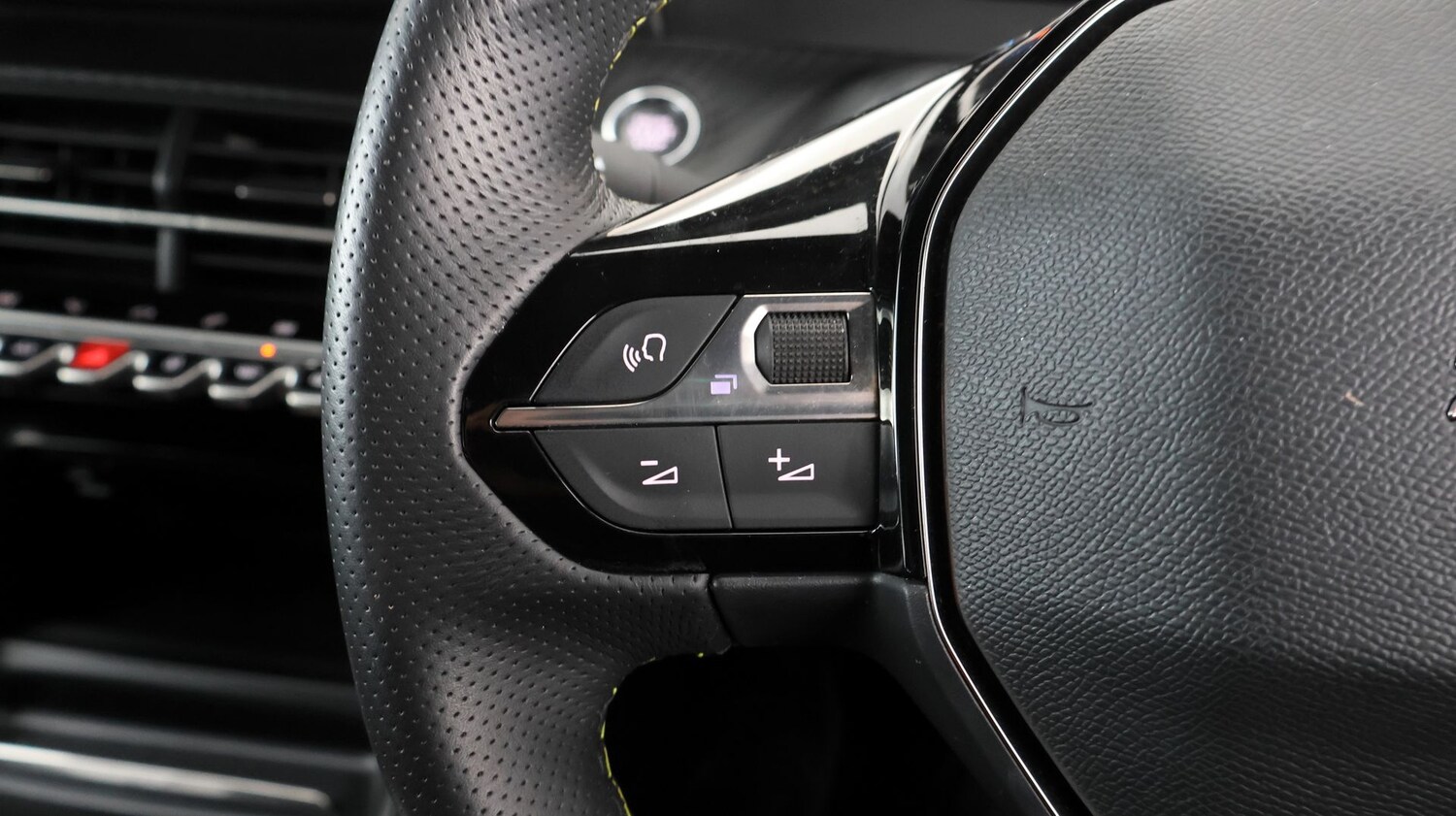 Used Peugeot 208 2023 for sale - 77182102: Photo 23