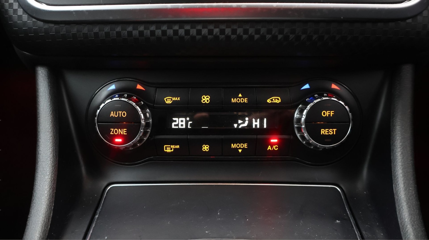 Used Mercedes-Benz A-Class 2017 for sale - 77268877: Photo 11