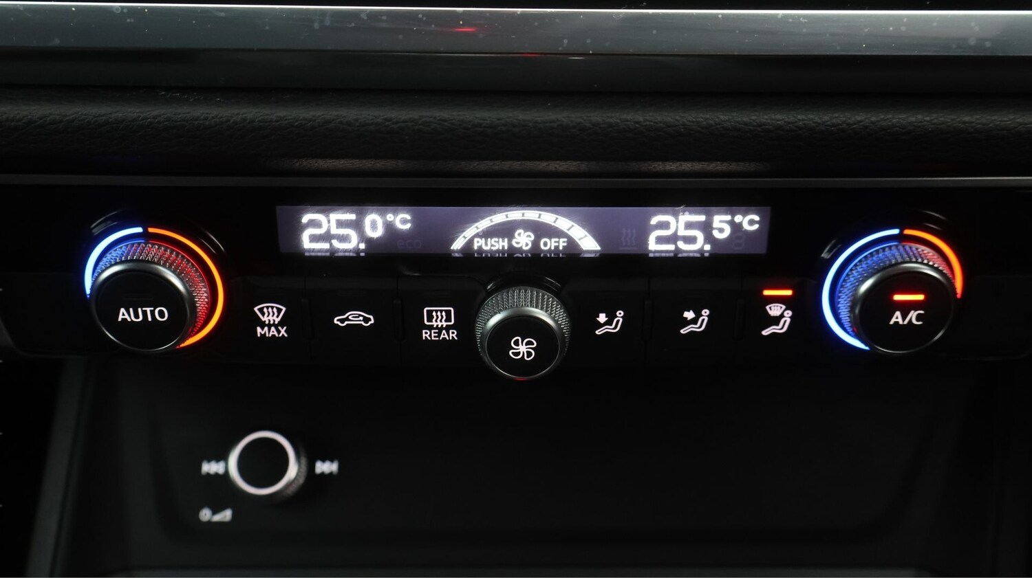 Used Audi Q3 2019 for sale - 77310394: Photo 12