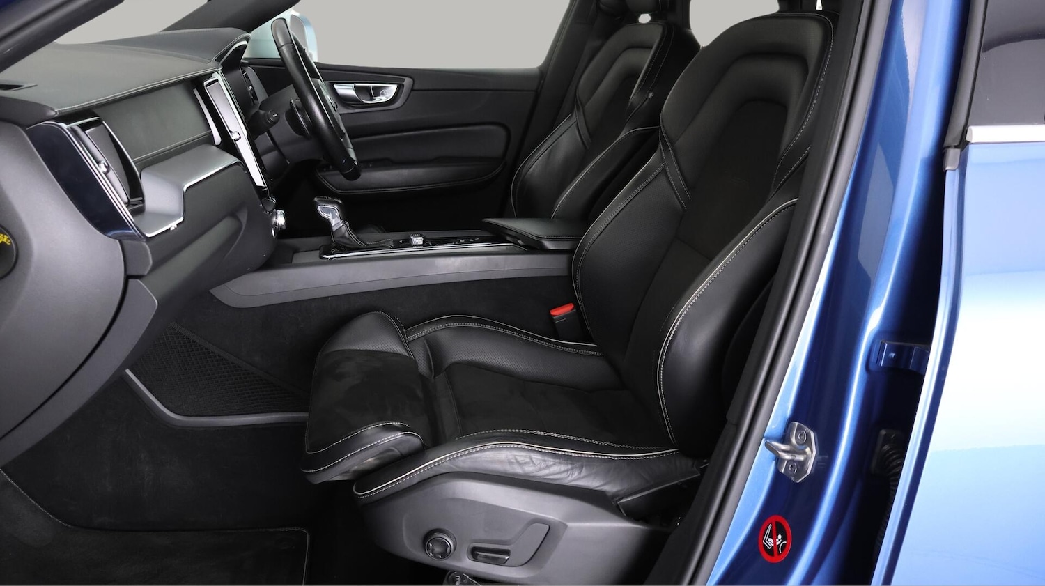 Used Volvo XC60 2018 for sale - 76440677: Photo 15