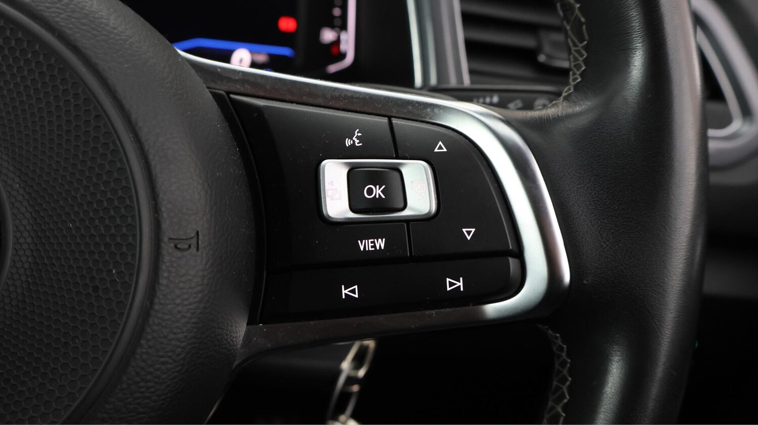 Used Volkswagen T-Roc 2020 for sale - 76174663: Photo 26