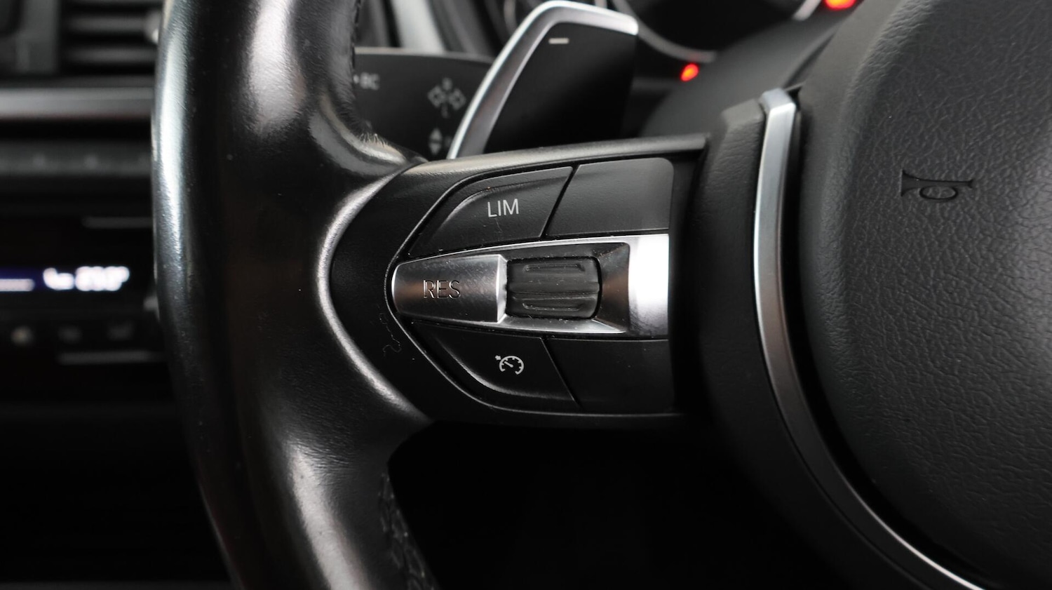Used BMW 3 Series 2018 for sale - 76175552: Photo 40