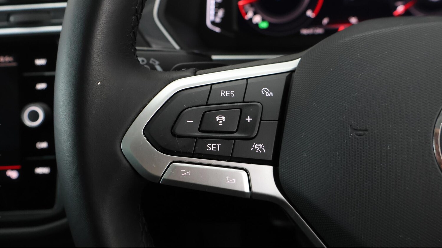 Used Volkswagen Tiguan for sale - 76727583: Photo 24