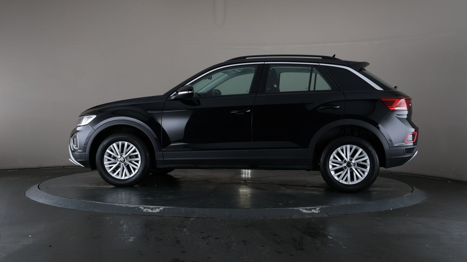 Used Volkswagen T-Roc for sale - 76811290: Photo 15