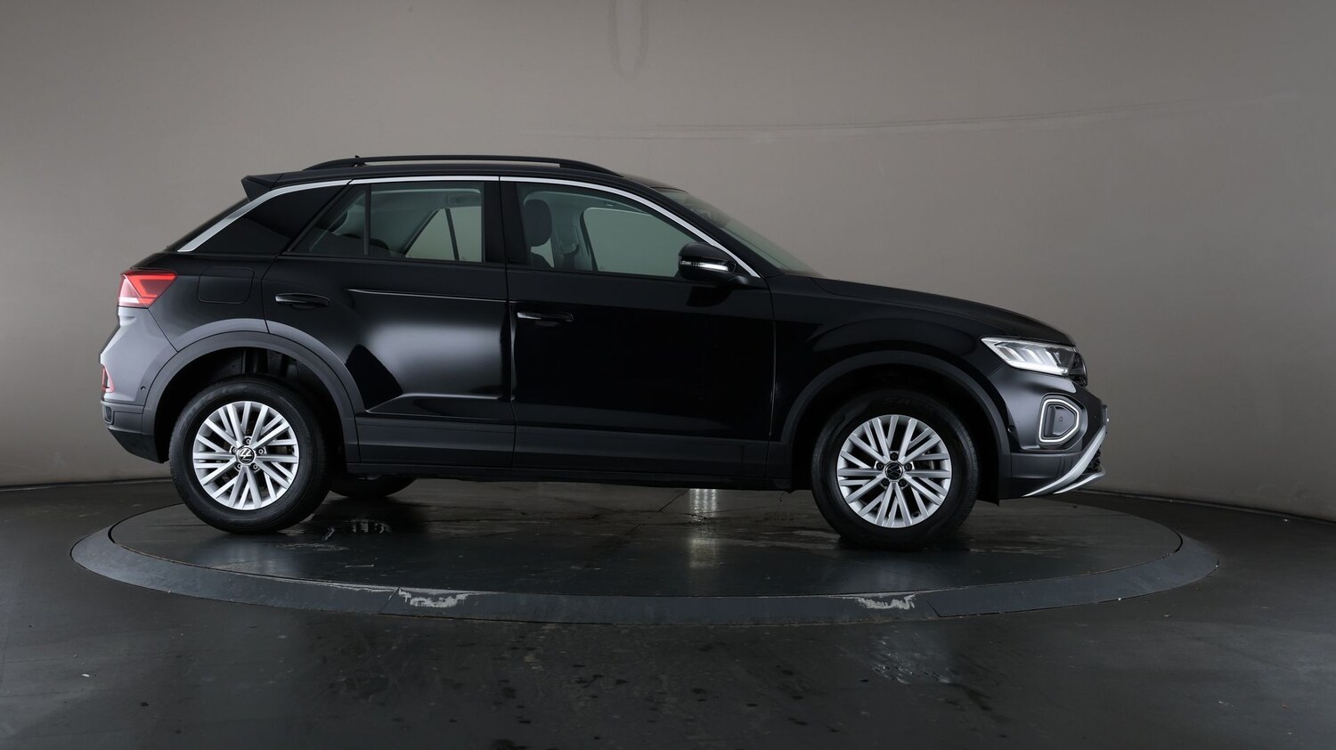 Used Volkswagen T-Roc for sale - 76811290: Photo 50