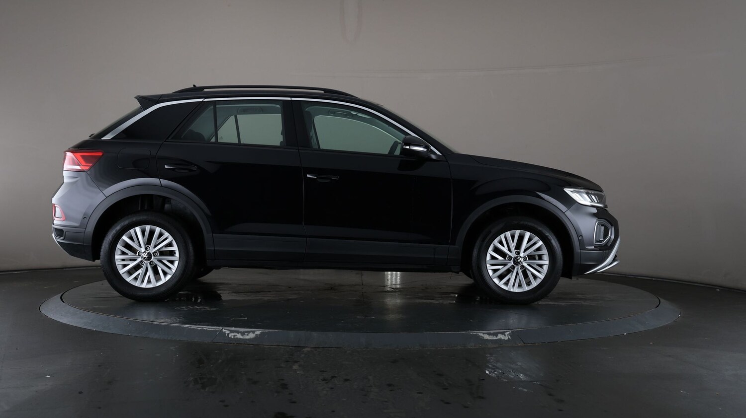 Used Volkswagen T-Roc for sale - 76811290: Photo 51