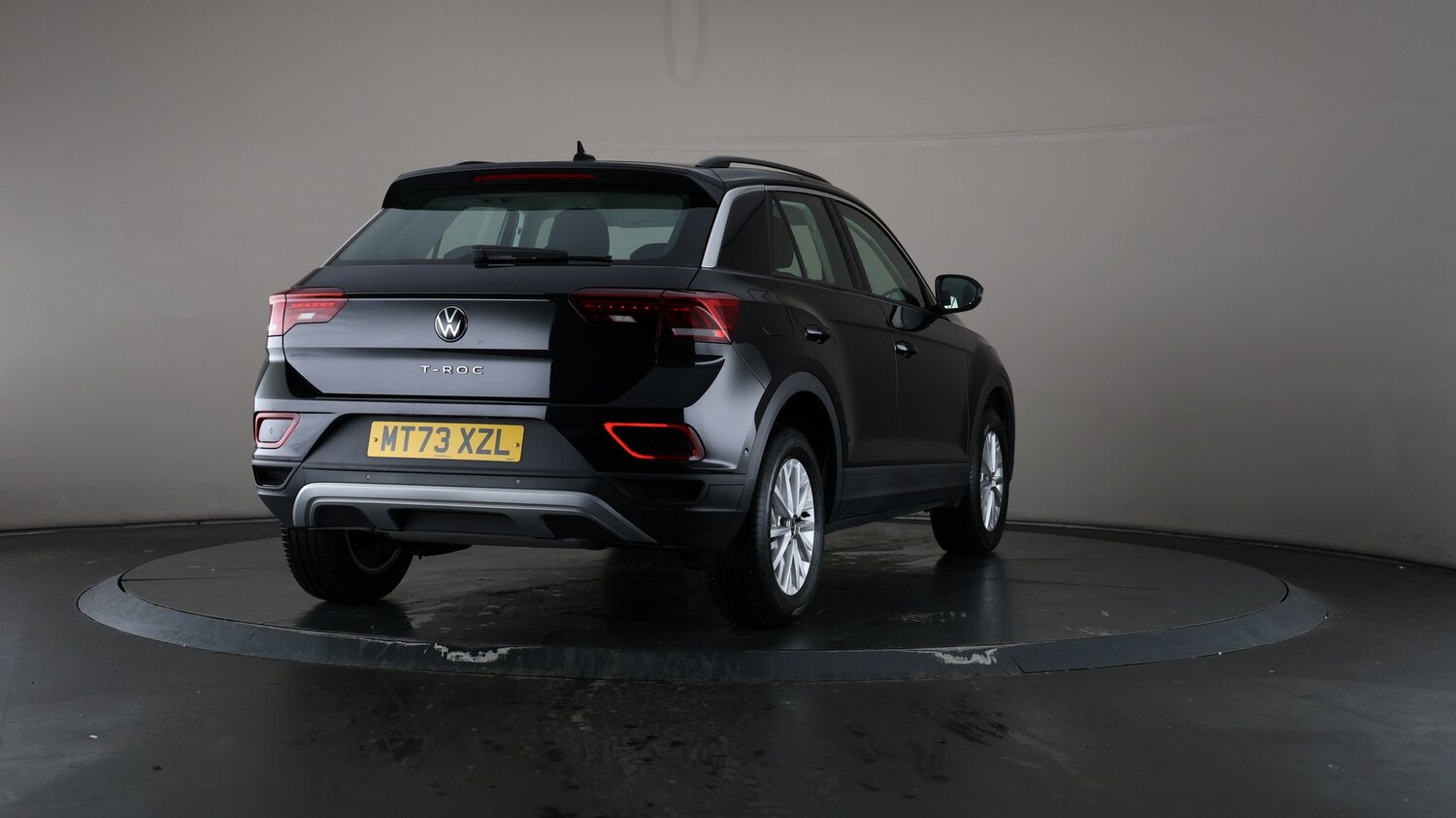 Used Volkswagen T-Roc for sale - 76811290: Photo 60