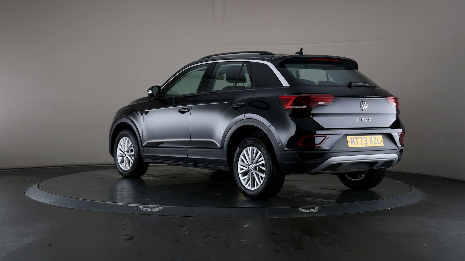 Used Volkswagen T-Roc for sale - 76811290: Photo 64