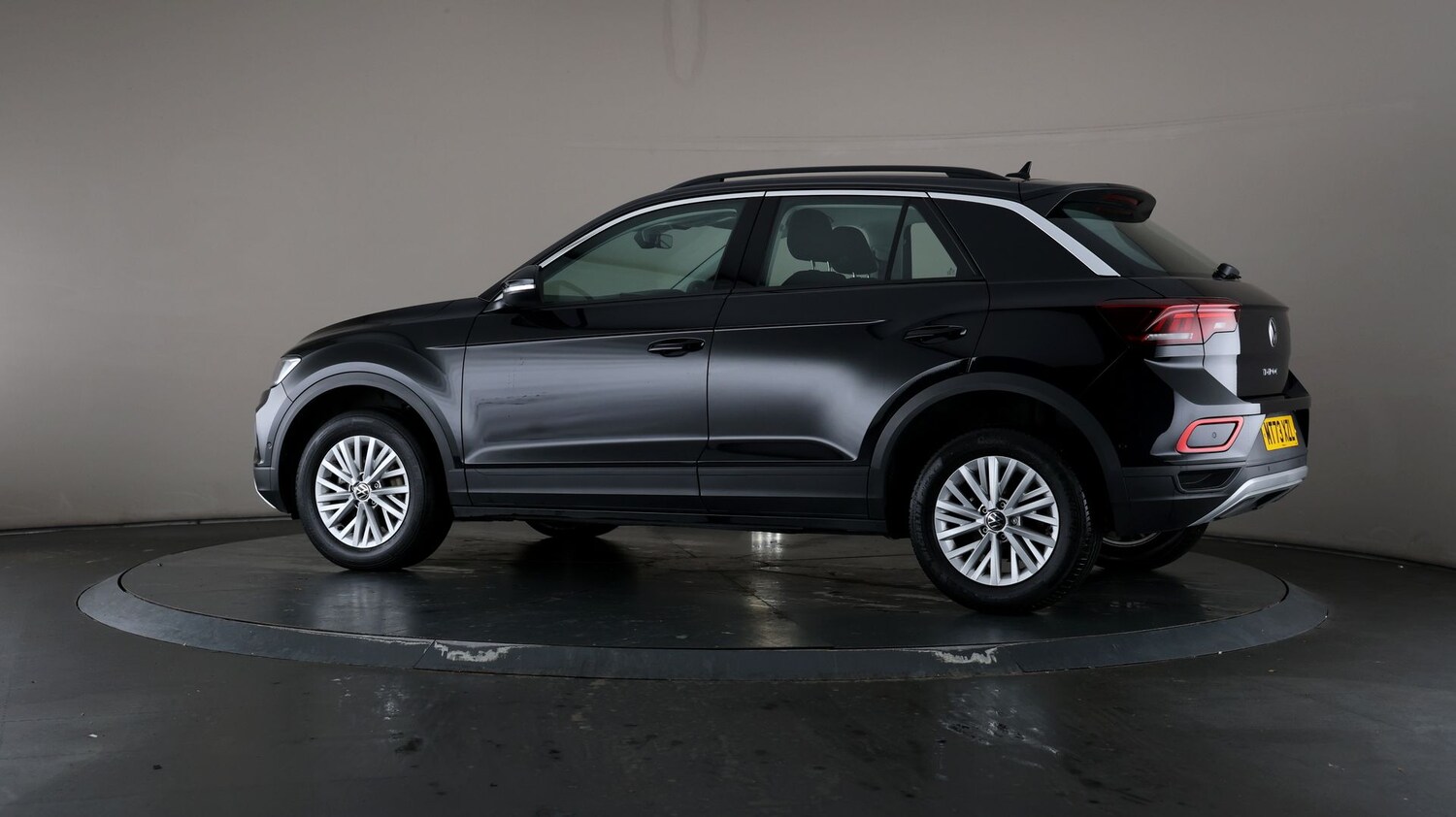 Used Volkswagen T-Roc for sale - 76811290: Photo 67