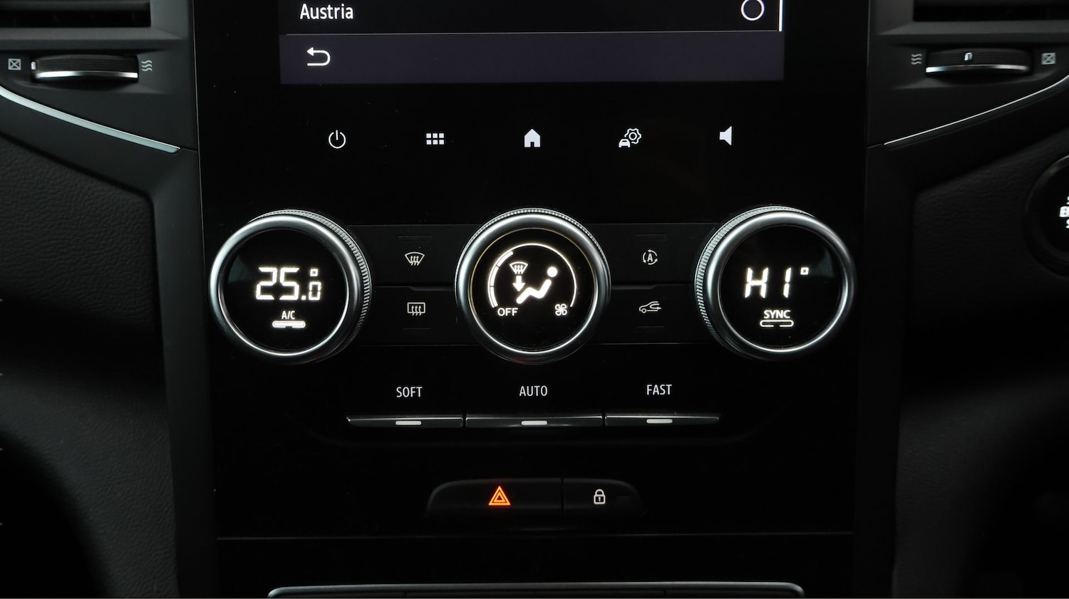 Used Renault Megane 2022 for sale - 77436271: Photo 11