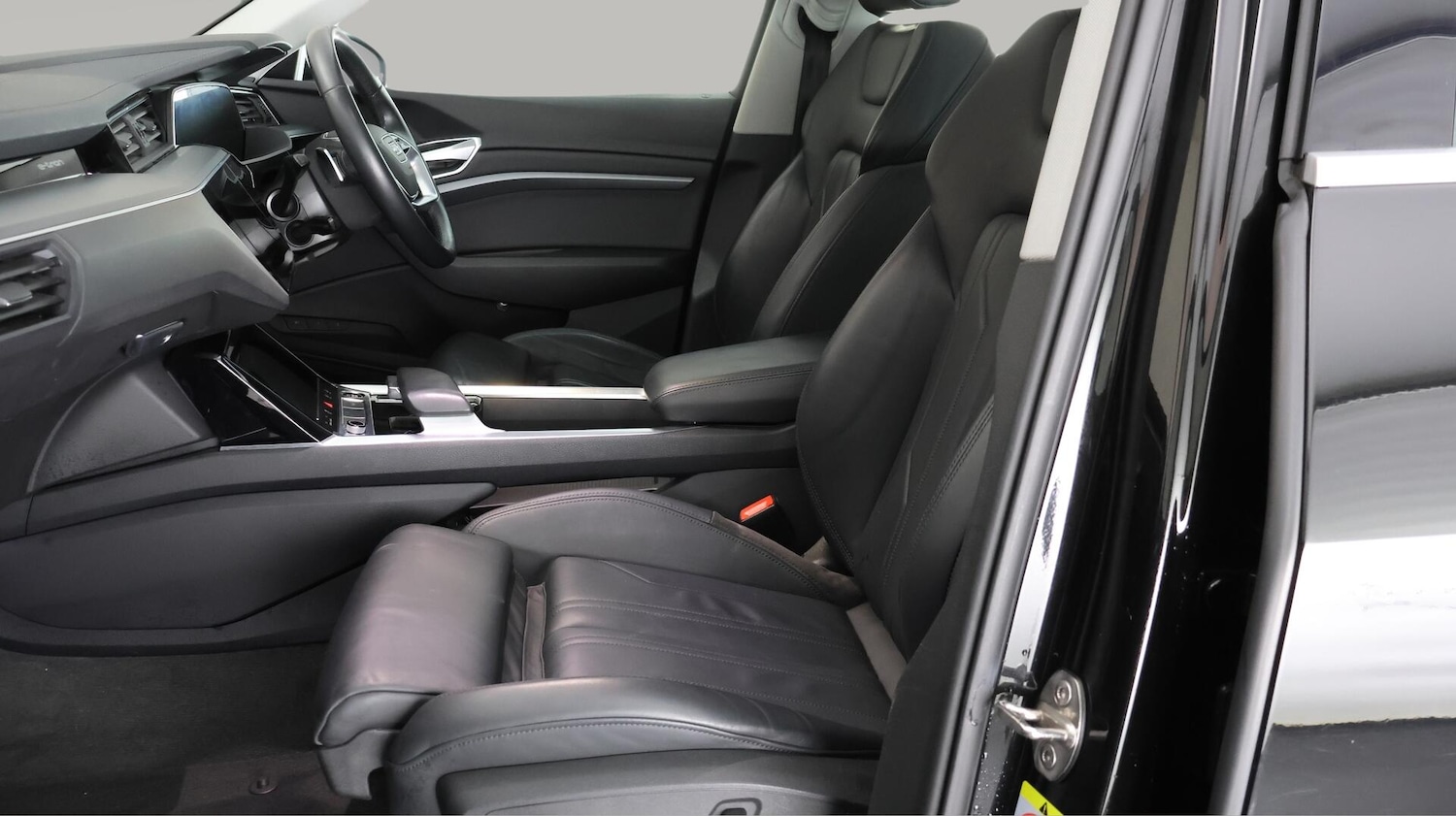 Used Audi e-tron 2021 for sale - 76138189: Photo 13
