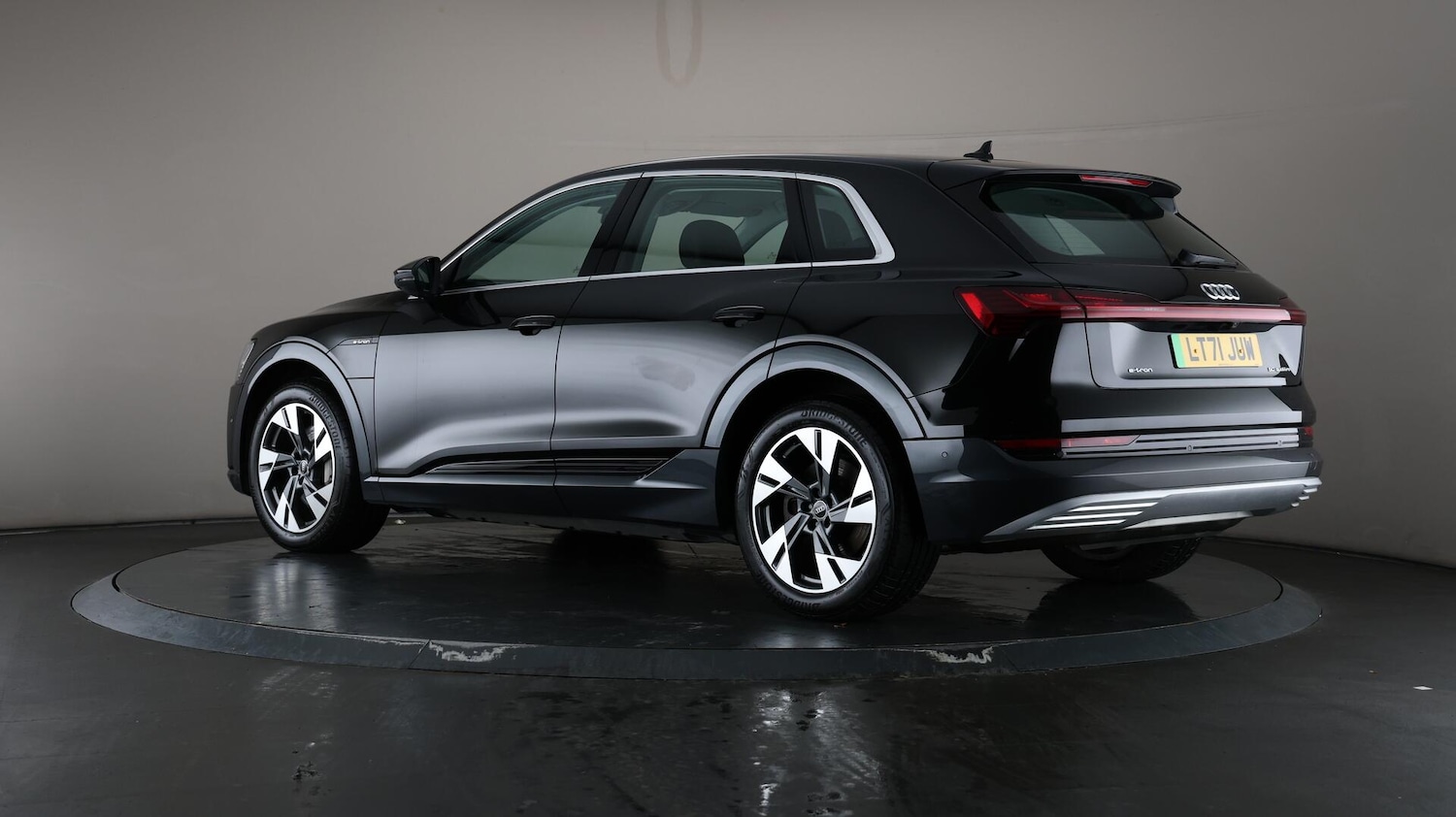 Used Audi e-tron 2021 for sale - 76138189: Photo 74