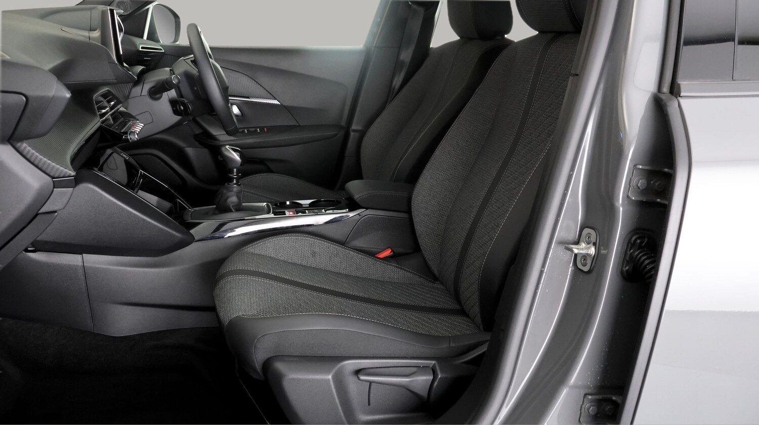 Used Peugeot 2008 2024 for sale - 77938580: Photo 13