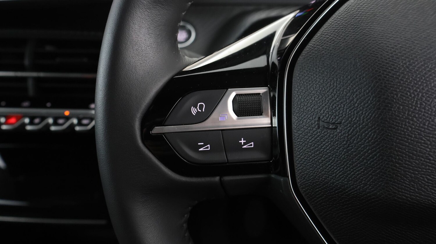 Used Peugeot 2008 2024 for sale - 77938580: Photo 21