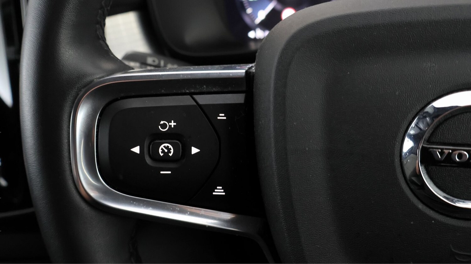 Used Volvo XC40 2022 for sale - 78179936: Photo 21