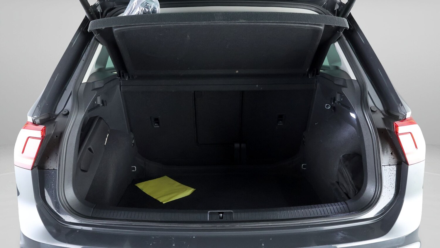 Used Volkswagen Tiguan 2021 for sale - 77364145: Photo 16