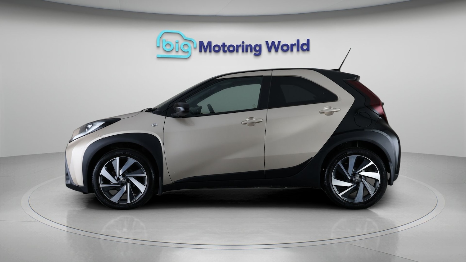 Used Toyota Aygo X 2023 for sale - 77781499: Photo 4