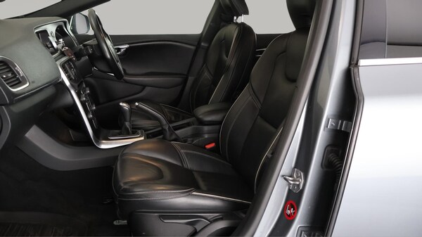 Used Volvo V40 2018 for sale - 76189030: Photo 14