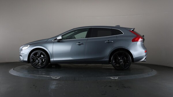 Used Volvo V40 2018 for sale - 76189030: Photo 35