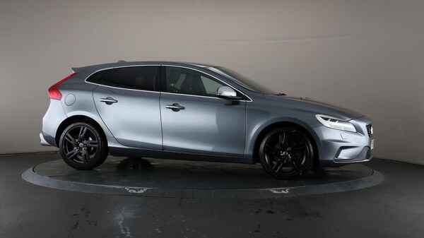 Used Volvo V40 2018 for sale - 76189030: Photo 57