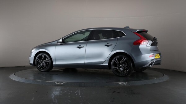 Used Volvo V40 2018 for sale - 76189030: Photo 75