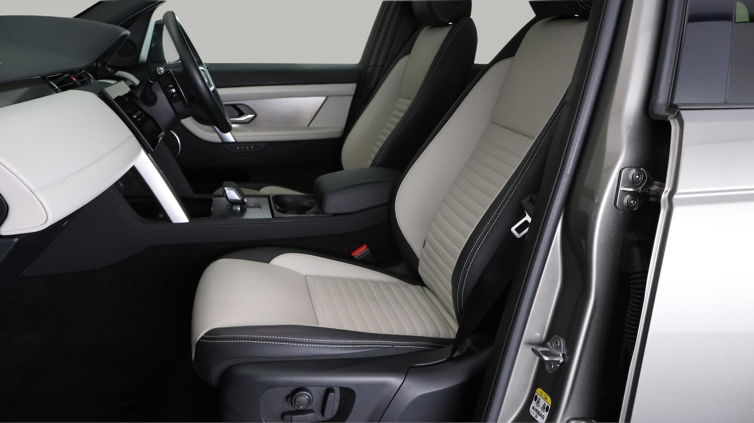 Used Land Rover Discovery Sport 2024 for sale - 76689446: Photo 15