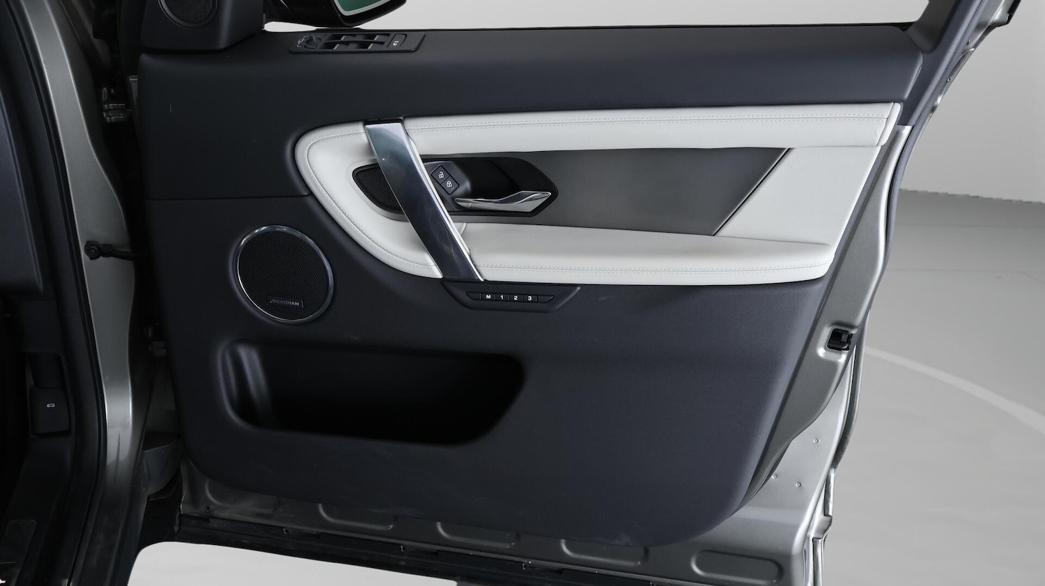 Used Land Rover Discovery Sport 2024 for sale - 76689446: Photo 16