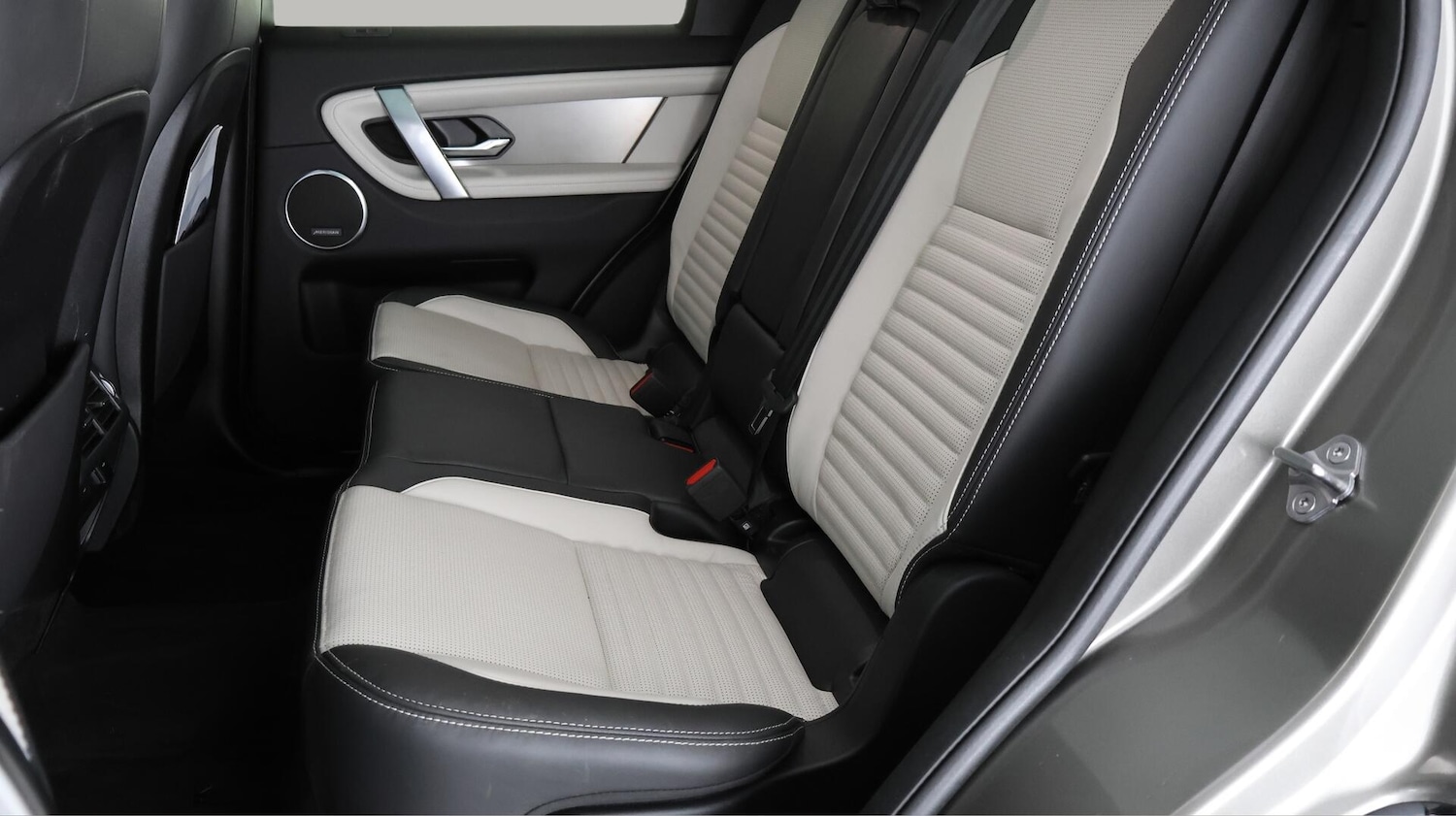 Used Land Rover Discovery Sport 2024 for sale - 76689446: Photo 17