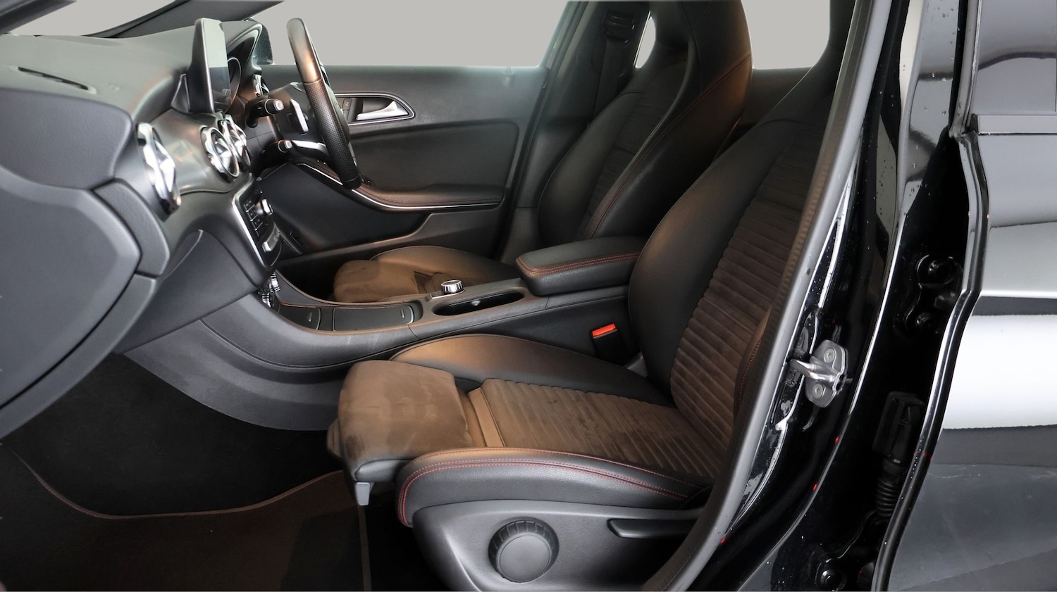 Used Mercedes-Benz GLA 2020 for sale - 77352998: Photo 13