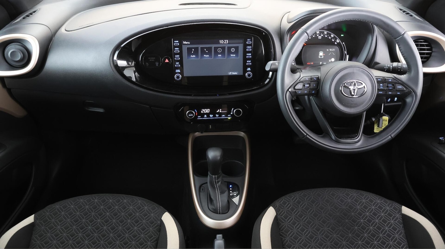 Used Toyota Aygo X 2023 for sale - 76485239: Photo 12