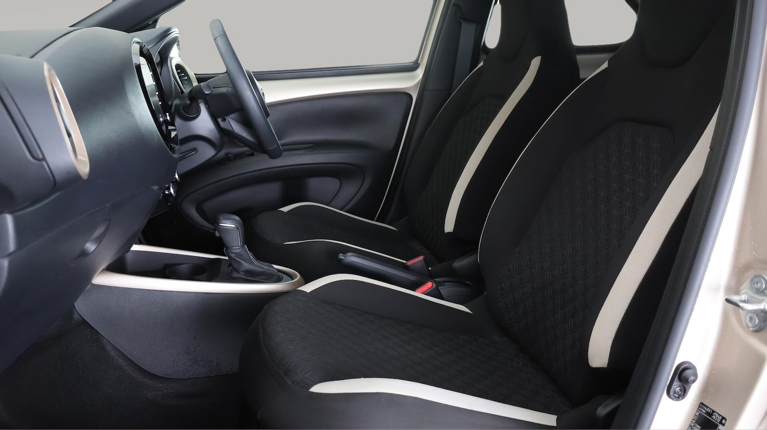 Used Toyota Aygo X 2023 for sale - 76485239: Photo 13