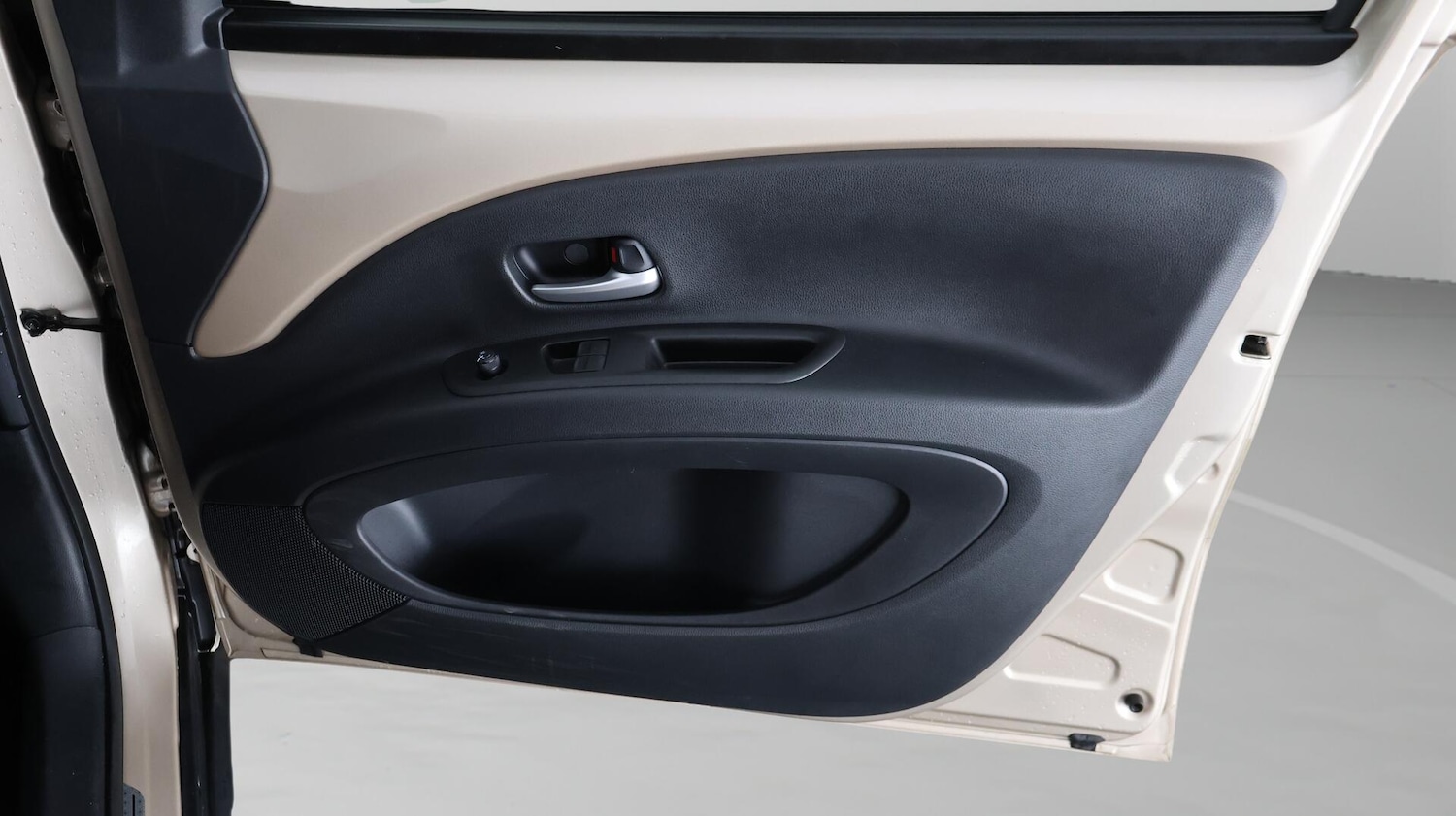 Used Toyota Aygo X 2023 for sale - 76485239: Photo 14