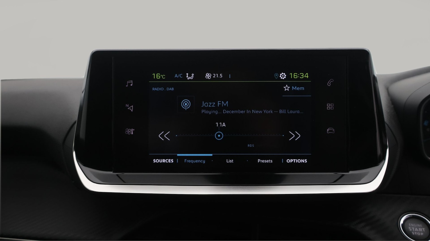 Used Peugeot E-2008 2022 for sale - 77088527: Photo 11