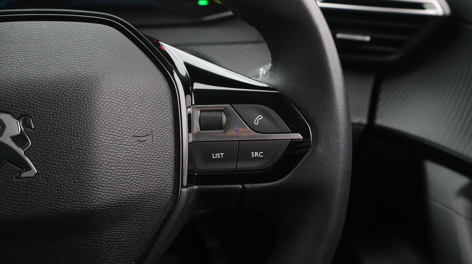 Used Peugeot E-2008 2022 for sale - 77088527: Photo 26